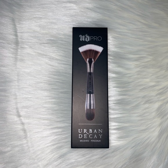 Urban Decay Other - Urban Decay Pro Contour Shapeshifter Brush